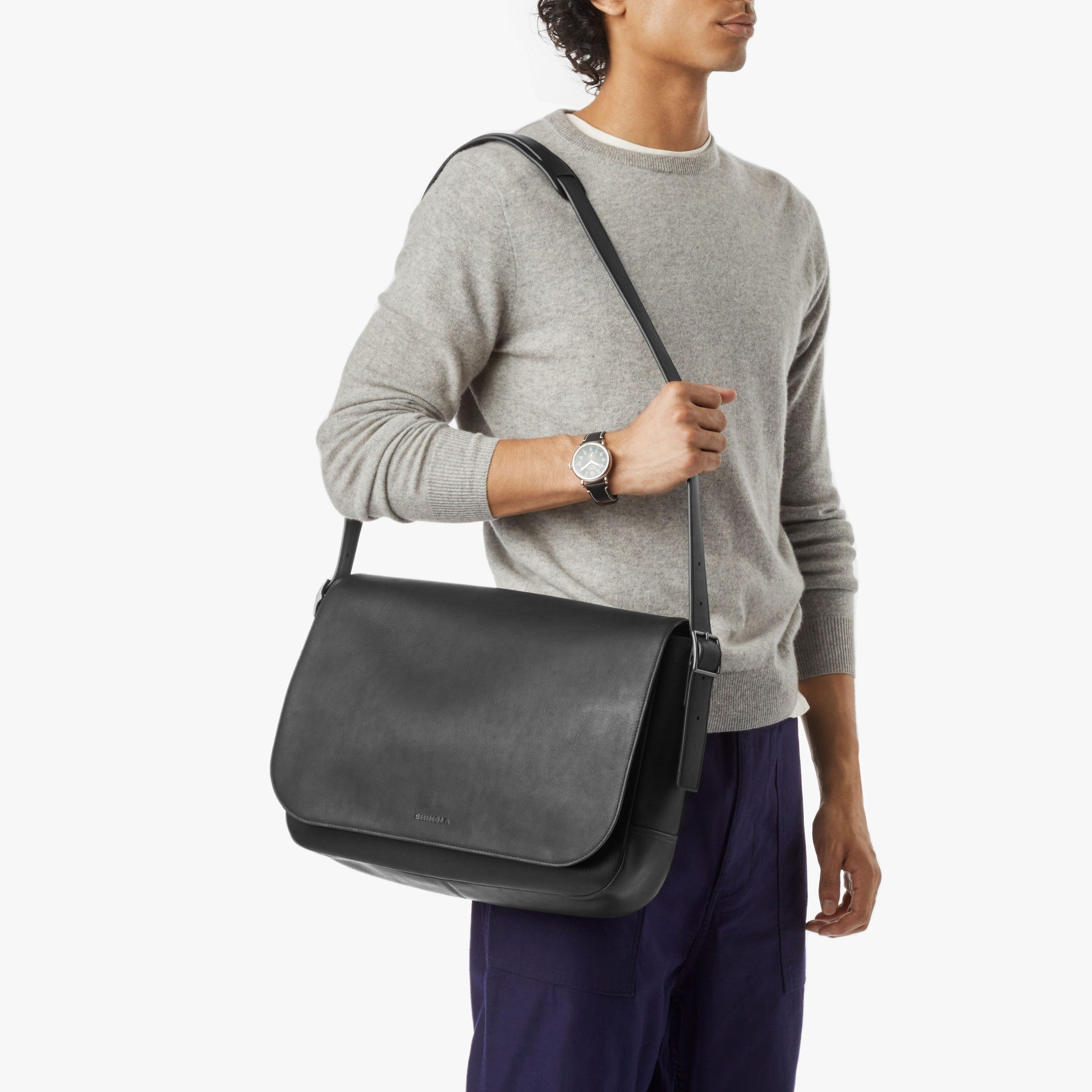Runwell Messenger Bag - Black - Image 2