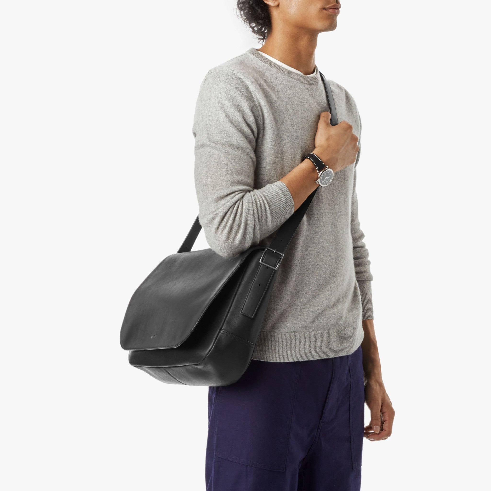Runwell Messenger Bag - Black - Image 6
